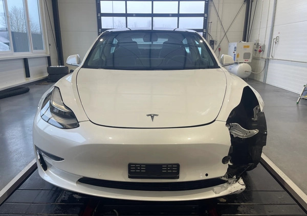 Tesla Model 3 cena 99900 przebieg: 125170, rok produkcji 2019 z Kościan małe 232